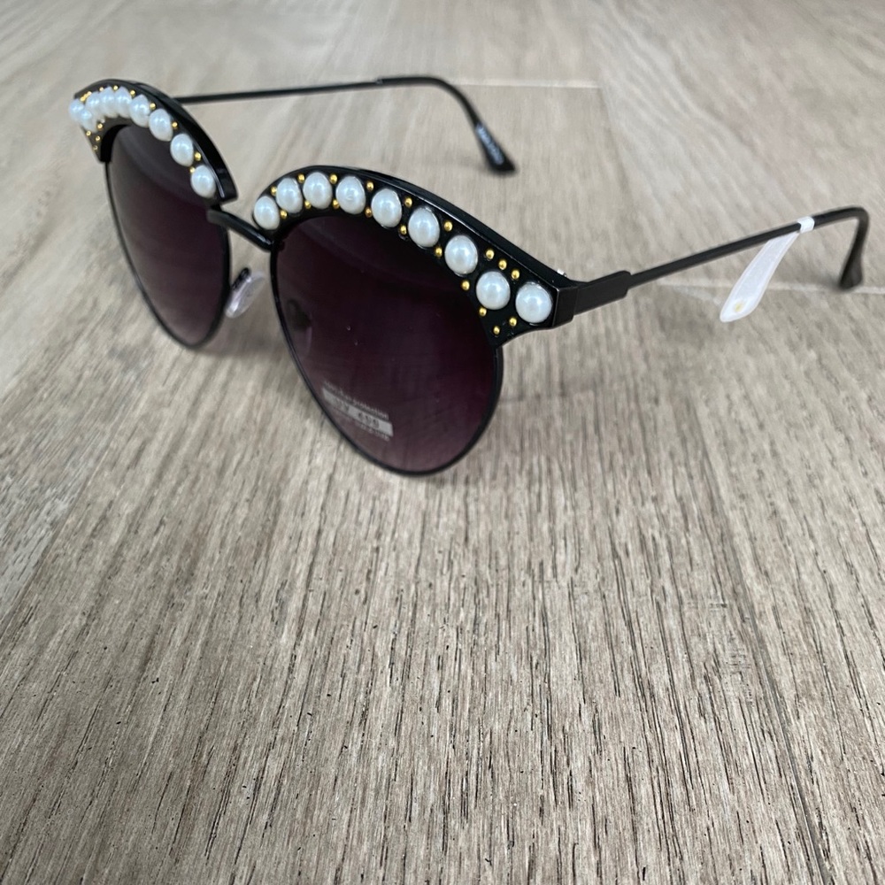 Sunglasses - Picture 11 of 16